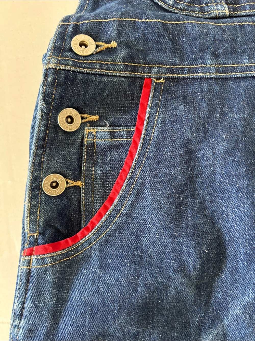 B.U.M. EQUIPMENT RARE VINTAGE SHORT CARPENTER STYLE OVERALLS SIZE S - Picture 3 of 12